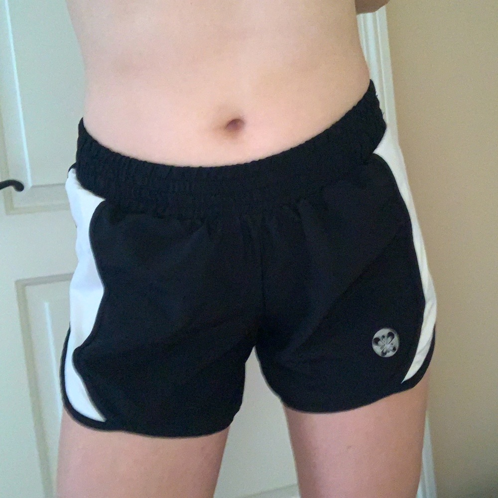 Old Navy black and white running short